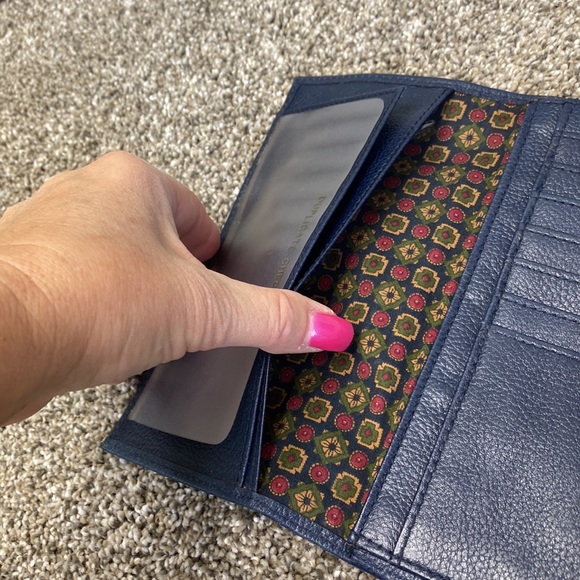 Liz Claiborne Navy Blue Trifold Snap Wallet - Picture 9 of 16